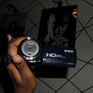 QRDRO HDV-V7 DIGITAL VIDEO CAMERA
